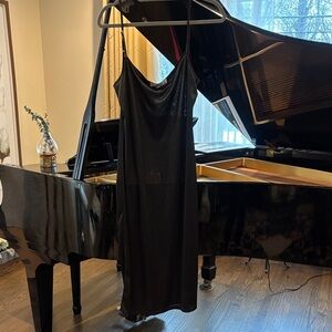 Wayf Black slip size medium